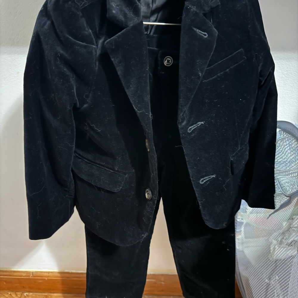 Gymboree Kids Christmas Black Velvet Blazer, vest and Pants Set - Picture 3 of 4